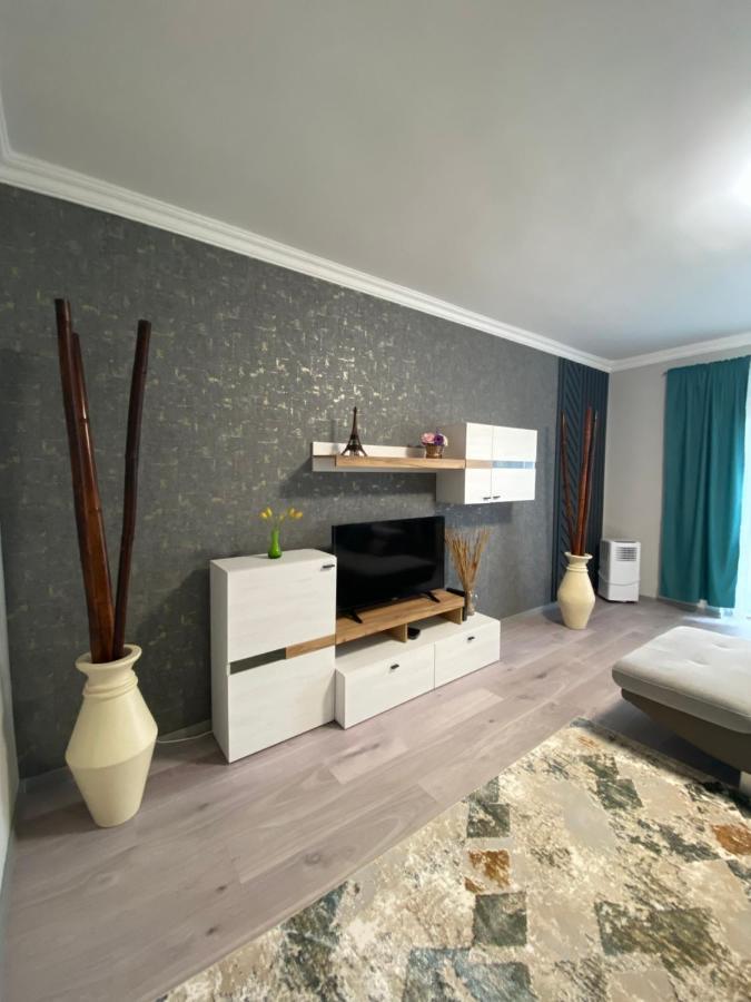 Oliaparman Apartment Eger Bagian luar foto