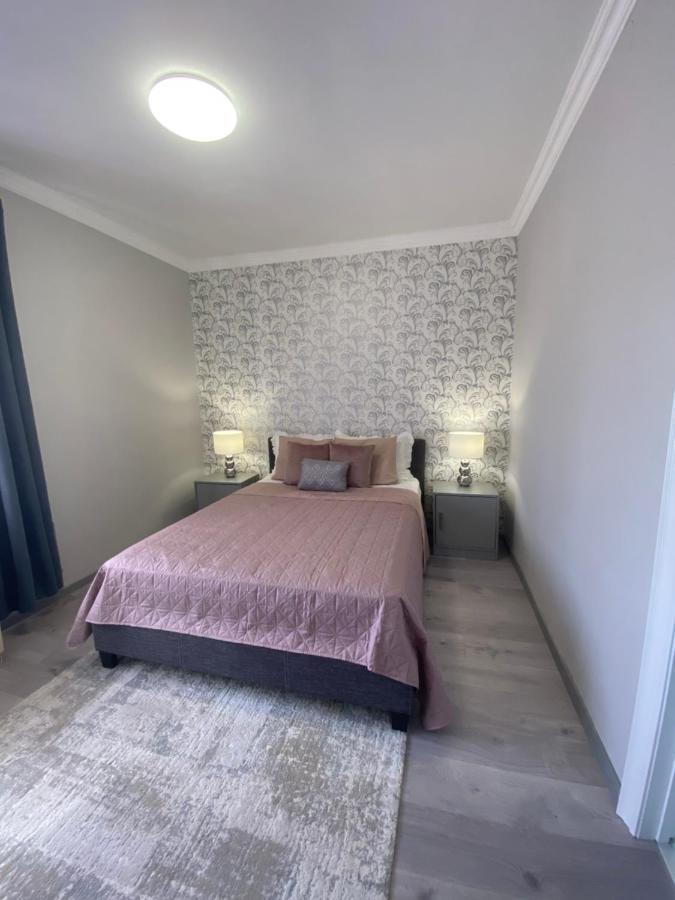 Oliaparman Apartment Eger Bagian luar foto