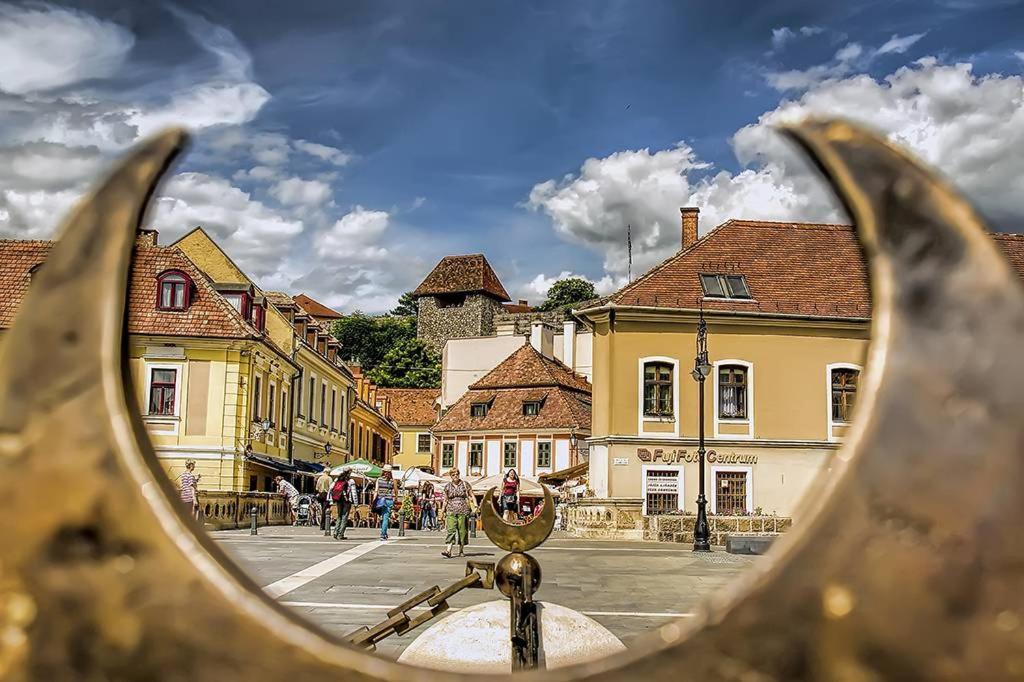 Oliaparman Apartment Eger Bagian luar foto
